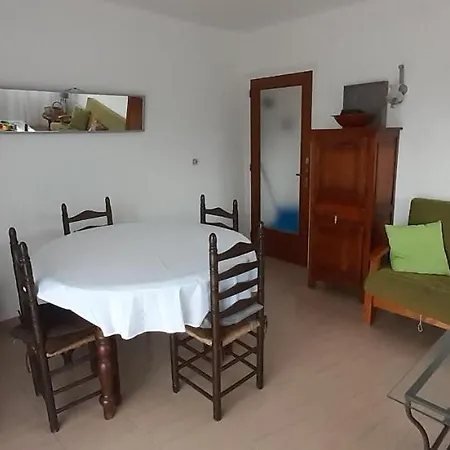 Apartment Grifeu *